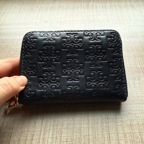 Tory Burch Black Leather Embossed Wallet - Picture 5 of 6